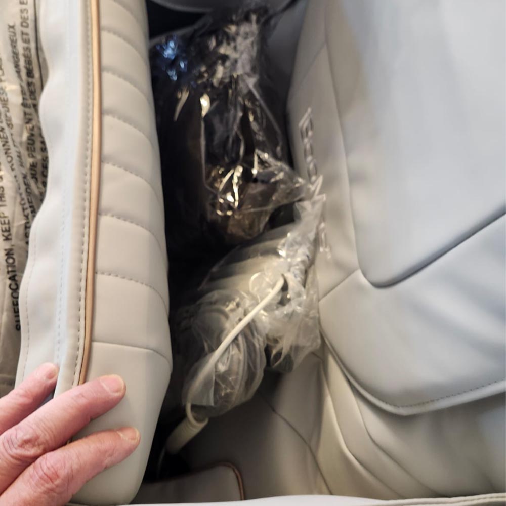 iBooMas Used R8606 Massage Chair White