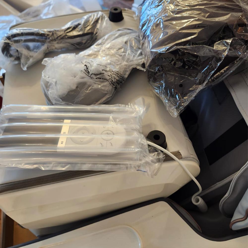 iBooMas Used R8606 Massage Chair White